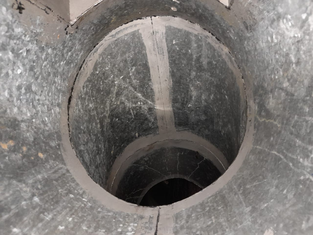 Ducto de basura después de la limpieza